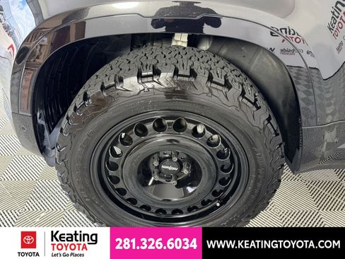 Used 2024 Land Rover Defender 130 Outbound AWD/4WD image 31