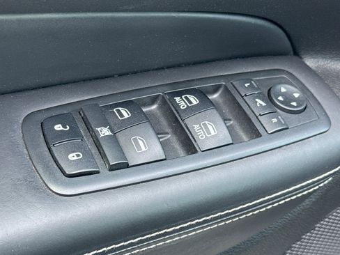 Used 2017 Jeep Grand Cherokee Overland image 15