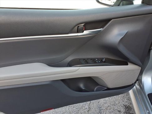 Used 2021 Toyota Camry LE image 16