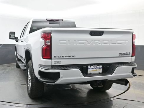 Used 2024 Chevrolet Silverado 2500 High Country w/ High Country Premium Package AWD/4WD image 12