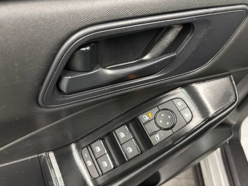 Used 2024 Nissan Rogue S FWD image 14