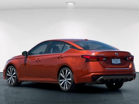 Used 2021 Nissan Altima 2.5 SR FWD image 8
