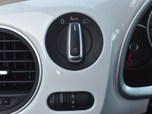 Used 2018 Volkswagen Beetle 2.0T Coast image 17