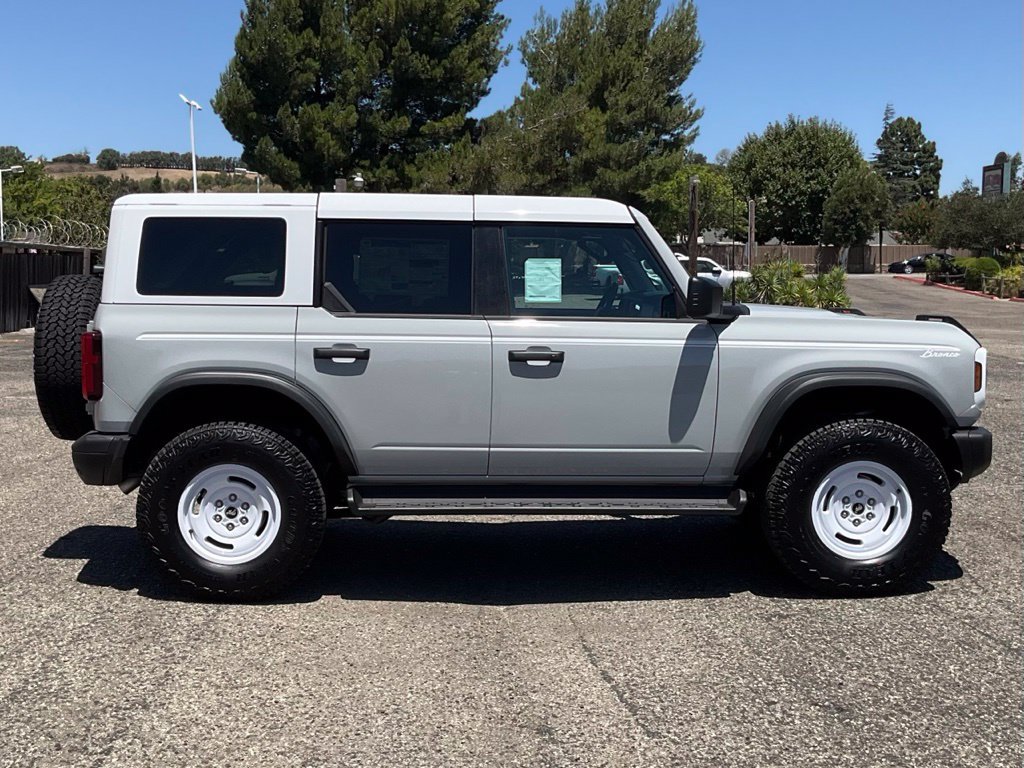 New 2026 Ford Bronco Heritage Edition AWD/4WD image 7