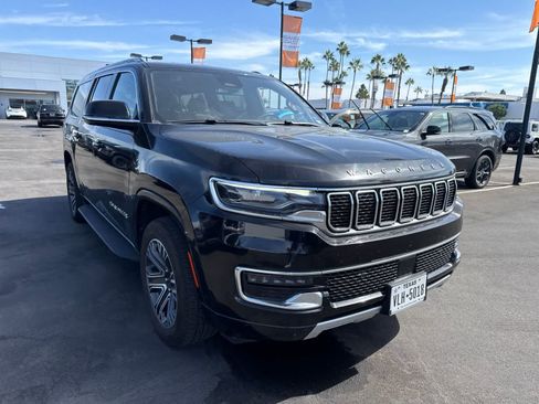 Used 2024 Jeep Wagoneer L Series II w/ Flexible Seating Group RWD image 10