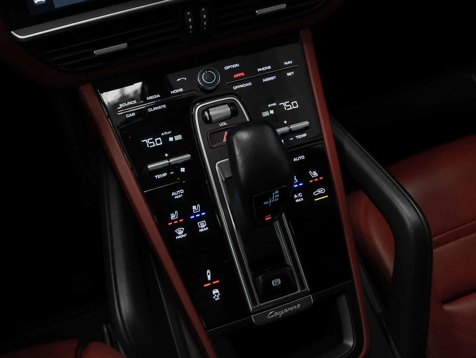 Certified 2022 Porsche Cayenne GTS w/ Premium Package Plus AWD/4WD image 37