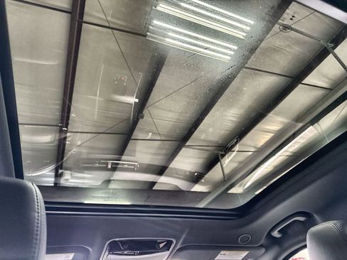 Used 2025 Land Rover Range Rover Velar Dynamic SE image 26