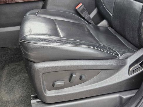 Used 2016 GMC Yukon XL SLT w/ Open Road Package image 23