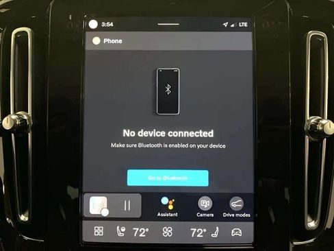 Used 2025 Volvo XC40 B5 Plus image 43