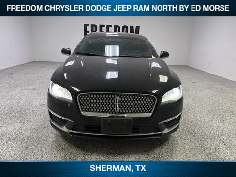 Used 2017 Lincoln MKZ Select w/ Select Plus Package FWD image 2