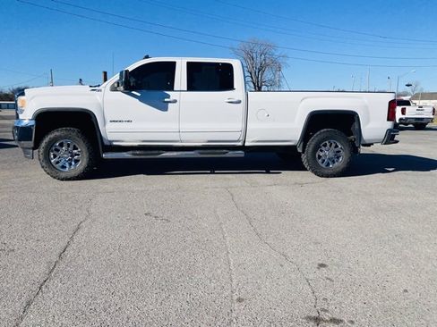 Used 2015 GMC Sierra 2500 SLE w/ SLE Preferred Package image 2