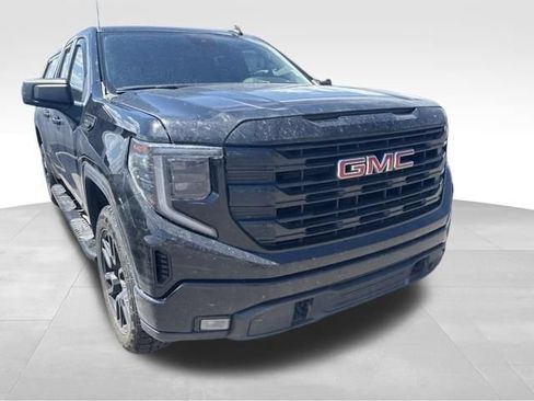 Used 2022 GMC Sierra 1500 Elevation w/ X31 Off-Road Package AWD/4WD image 9