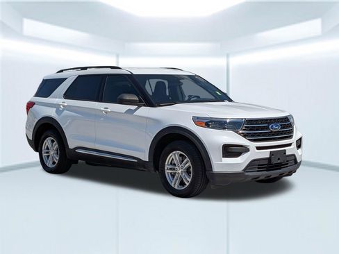 Used 2020 Ford Explorer XLT w/ Class III Trailer Tow Package AWD/4WD image 8
