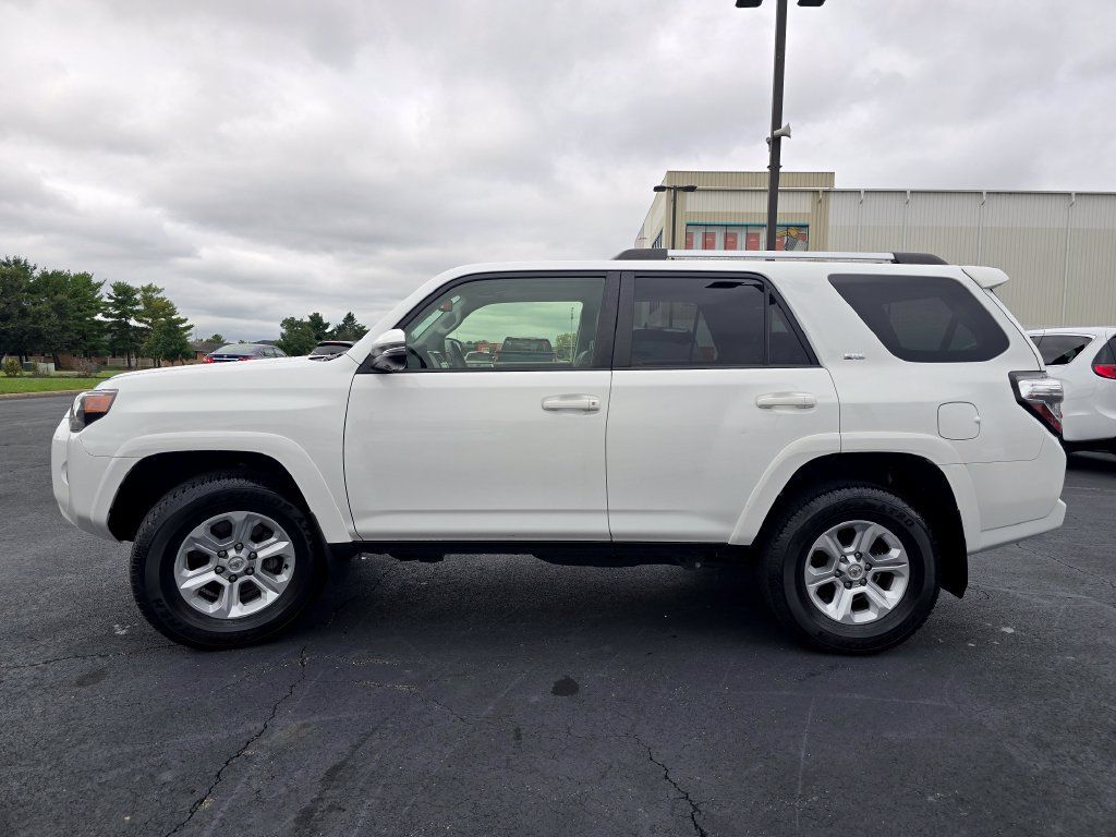 Used 2023 Toyota 4Runner SR5 Premium w/ Moonroof Package AWD/4WD image 5