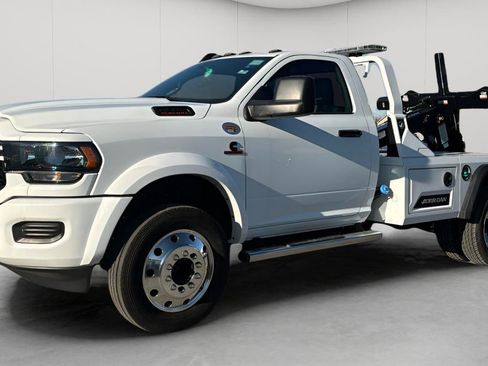 New 2024 RAM 4500 Tradesman image 9
