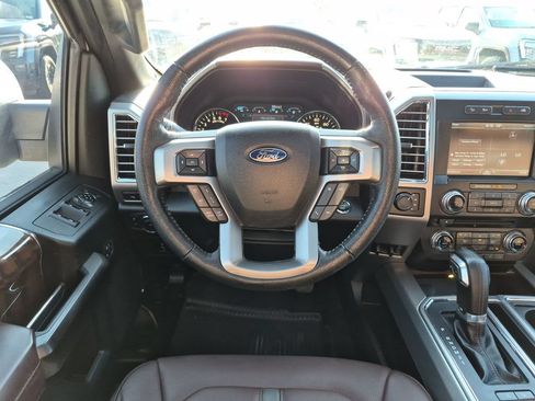 Used 2015 Ford F150 Platinum w/ Equipment Group 701A Luxury AWD/4WD image 33