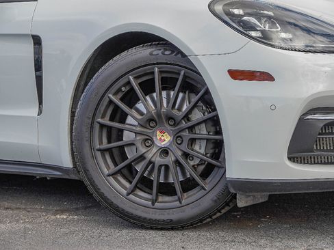 Used 2018 Porsche Panamera 4S image 1