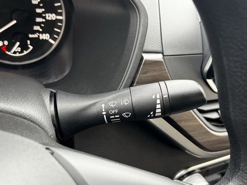 Used 2024 Nissan Altima 2.5 SV image 24