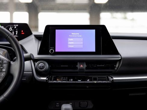 Certified 2023 Toyota Prius LE image 18