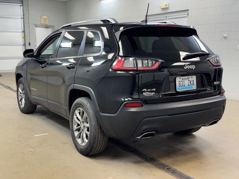 Used 2019 Jeep Cherokee Latitude Plus w/ Cold Weather Group image 7