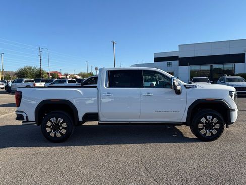 New 2026 GMC Sierra 3500 Denali w/ Denali Reserve Package image 4