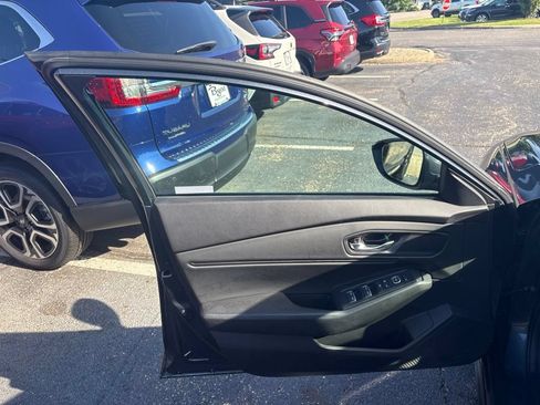 Used 2023 Honda Accord EX image 16