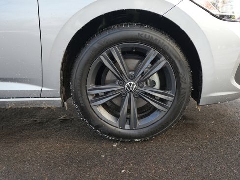 Used 2022 Volkswagen Jetta SE w/ Panoramic Sunroof Package image 11