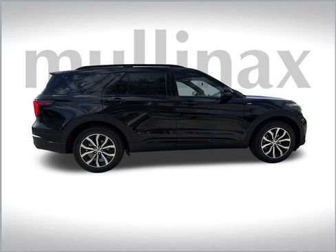 New 2026 Ford Explorer ST-Line image 14