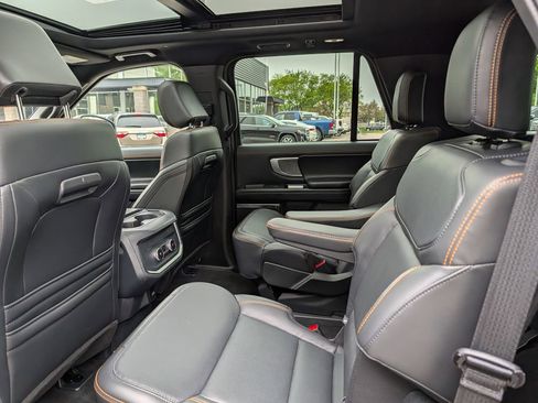 Used 2025 Ford Expedition Tremor AWD/4WD image 30
