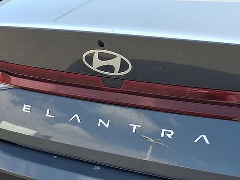 New 2026 Hyundai Elantra SE image 5