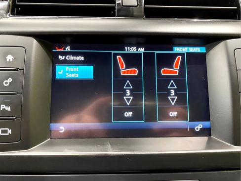 Used 2017 Land Rover Discovery SE image 17