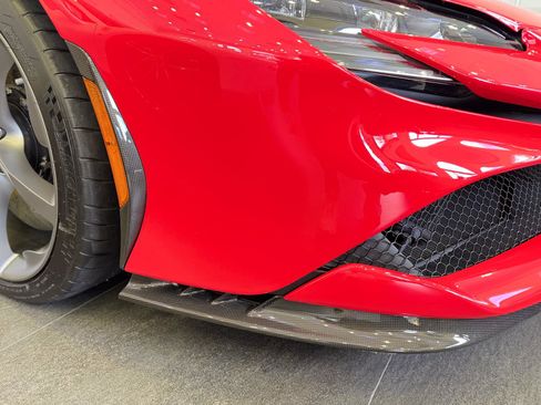 Used 2022 Ferrari SF90 Stradale image 9