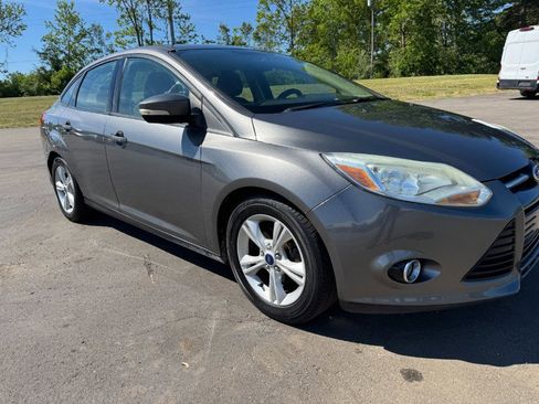 Used 2014 Ford Focus SE FWD image 12