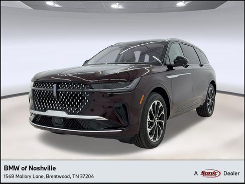 Used 2025 Lincoln Nautilus Reserve AWD/4WD image 1