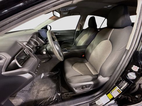 Used 2021 Toyota Camry LE image 21