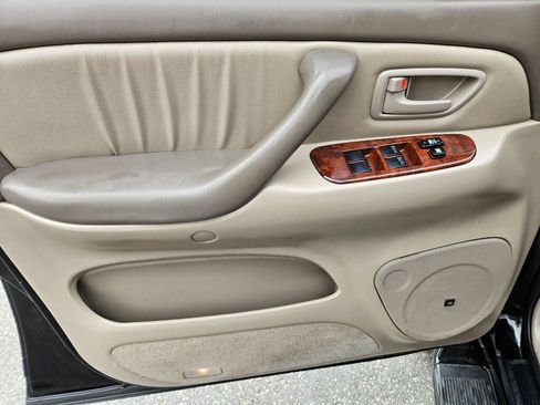Used 2005 Toyota Sequoia Limited AWD/4WD image 20
