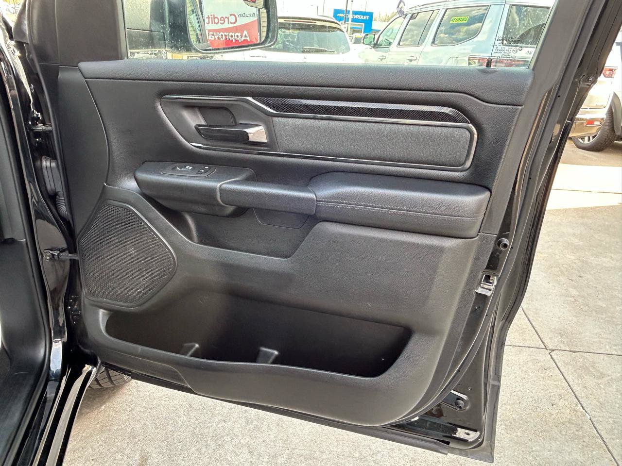 Used 2020 RAM 1500 4x4 Crew Cab image 16