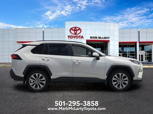Used 2021 Toyota RAV4 XLE Premium AWD/4WD image 6