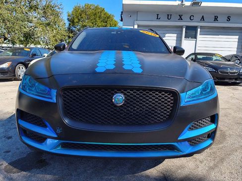 Used 2018 Jaguar F-PACE Premium AWD/4WD image 16