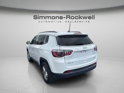 Used 2024 Jeep Compass Latitude AWD/4WD image 2
