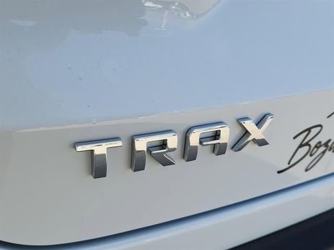 New 2026 Chevrolet Trax LS w/ LS Convenience Package FWD image 5