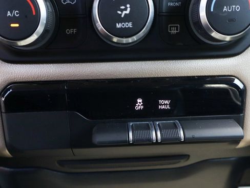 Used 2022 RAM 1500 Laramie AWD/4WD image 38