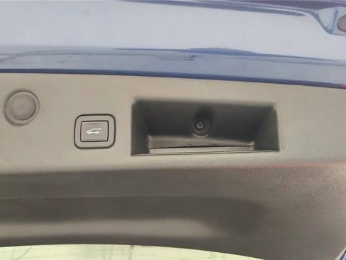 Used 2024 Chevrolet Equinox Premier FWD image 37