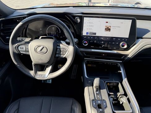 Used 2026 Lexus TX 500h AWD w/ Technology Package image 12