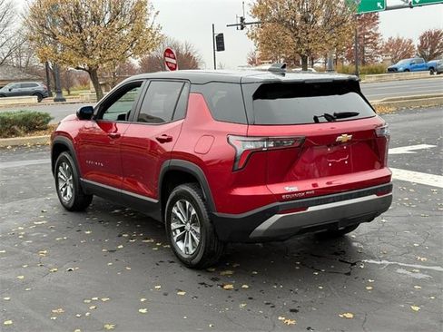 Used 2025 Chevrolet Equinox LT w/ Safety and Technology Package image 3