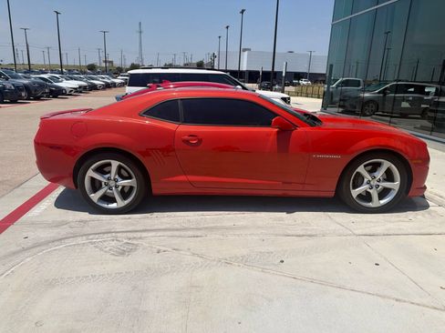 Used 2013 Chevrolet Camaro SS RWD image 4