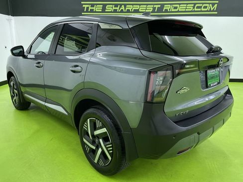 Used 2025 Nissan Kicks SV image 7