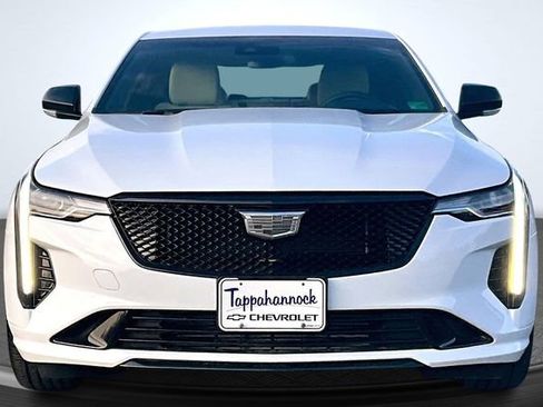 Used 2025 Cadillac CT4 Luxury image 2