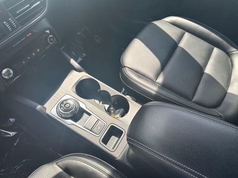 Certified 2025 Ford Escape Platinum AWD/4WD image 19