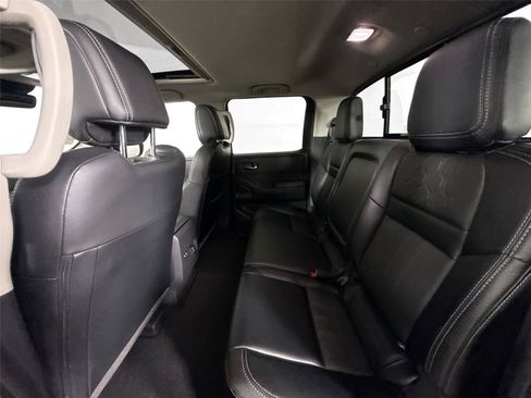 Used 2024 Nissan Frontier SL w/ Technology Package RWD image 32